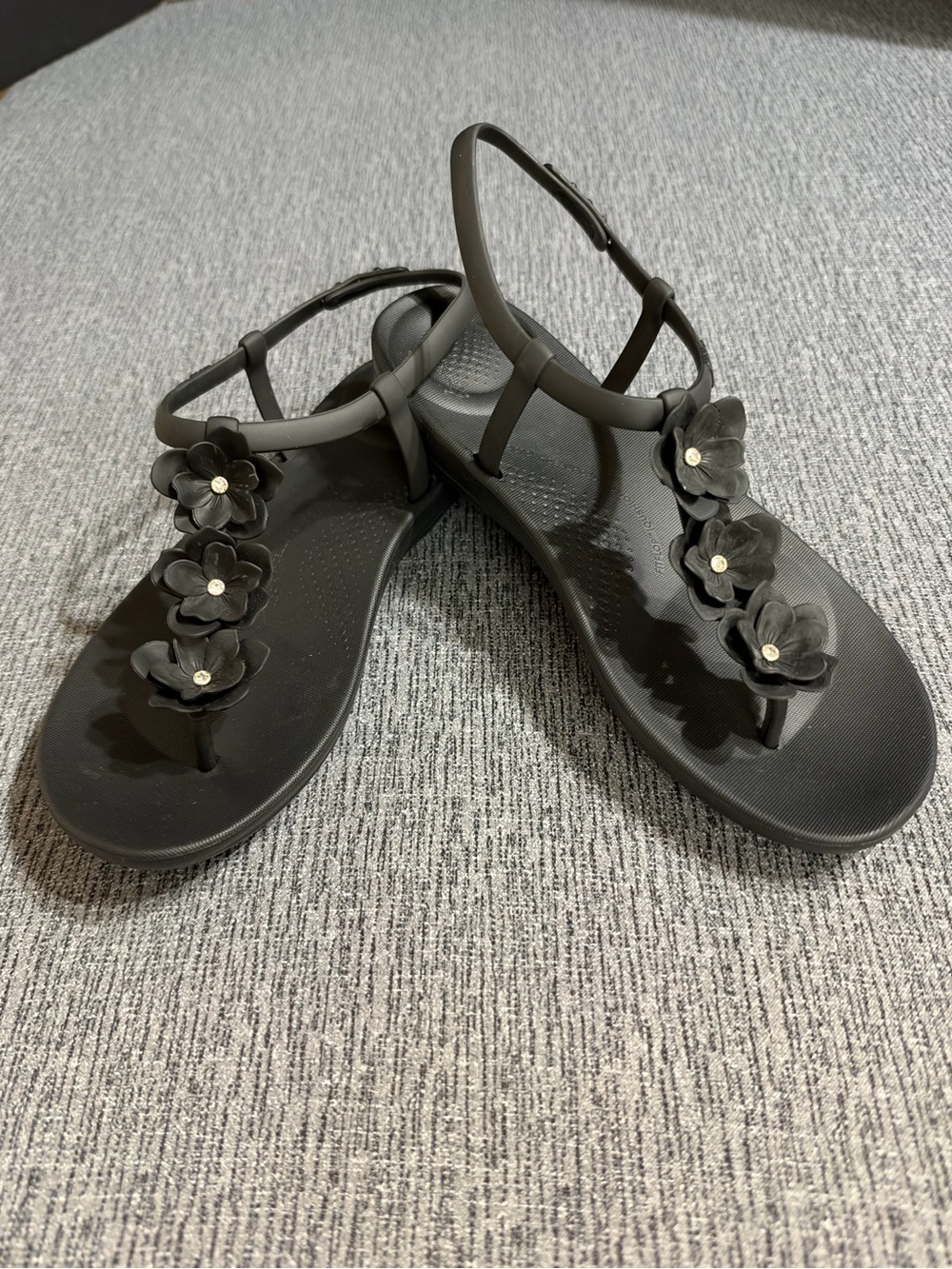 Fit Flops Splash Flower T-Strap Sandals